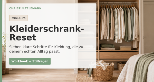 Geordneter Kleiderschrank als ruhiger Startpunkt zum Ausmisten